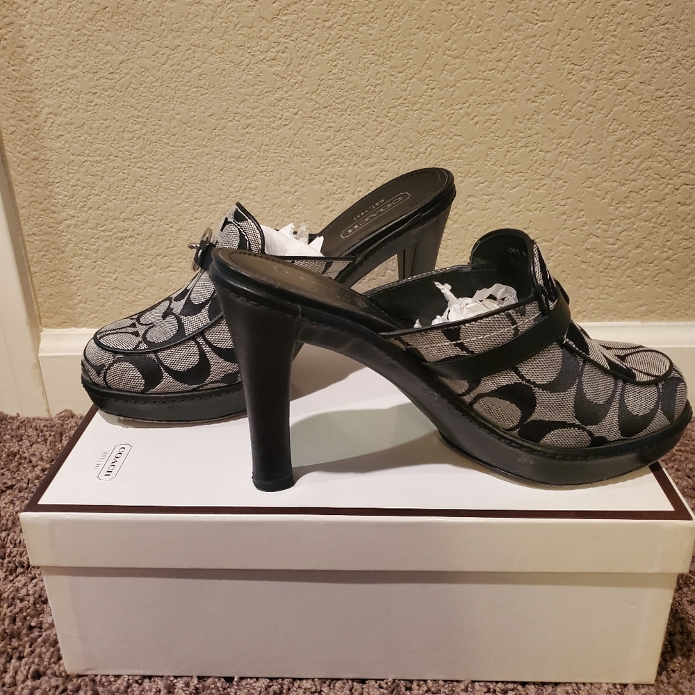 COACH SIGNATURE LOGO MULES